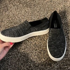 Platform sketcher slip on